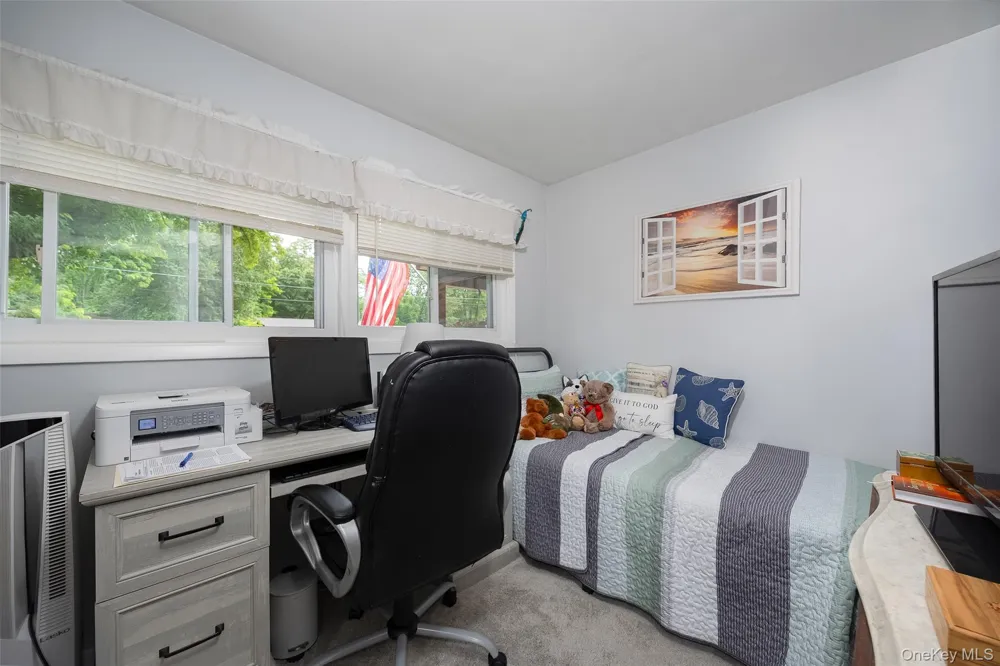 11 Princeton Red Hook, NY 12571