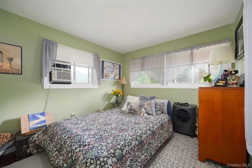 11 Princeton Red Hook, NY 12571