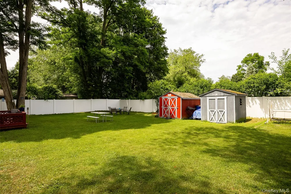 11 Princeton Red Hook, NY 12571