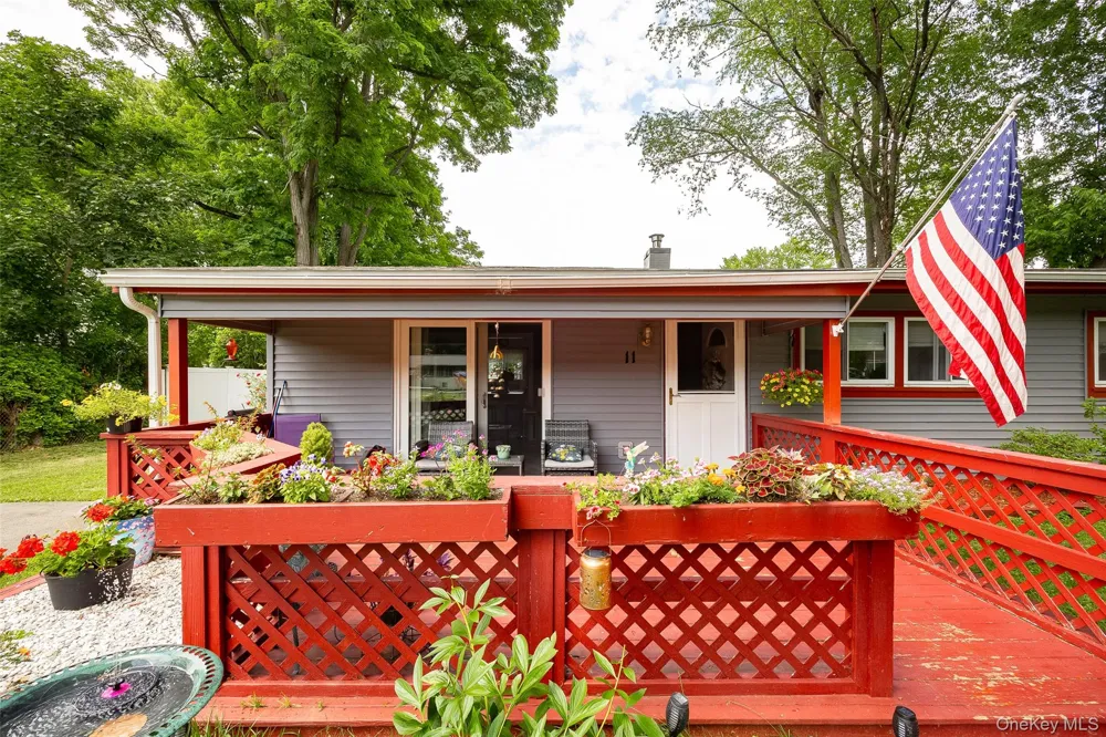 11 Princeton Red Hook, NY 12571