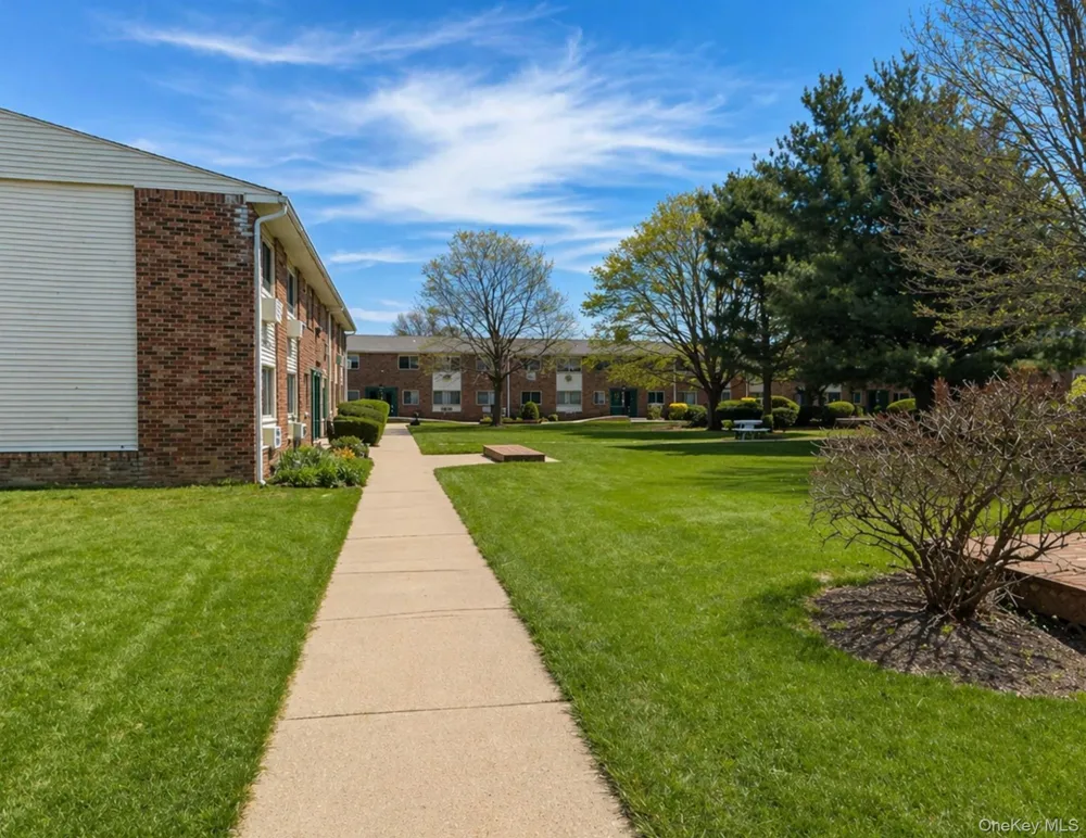 2453 D Union Boulevard #4A Islip, NY 11751