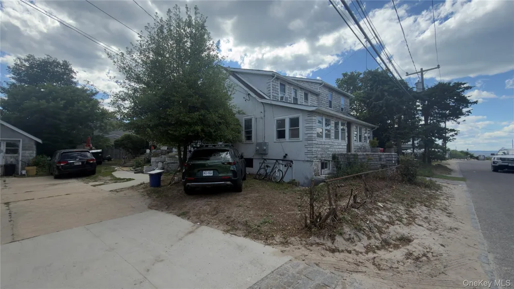 10 Greenwich Avenue #1 Bayville, NY 11709