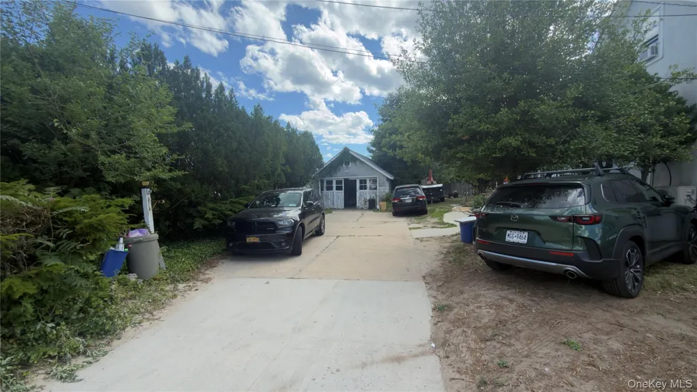 10 Greenwich Avenue #1 Bayville, NY 11709