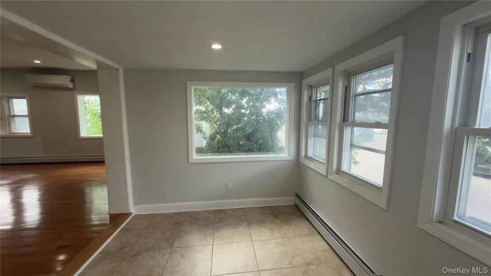 10 Greenwich Avenue #1 Bayville, NY 11709