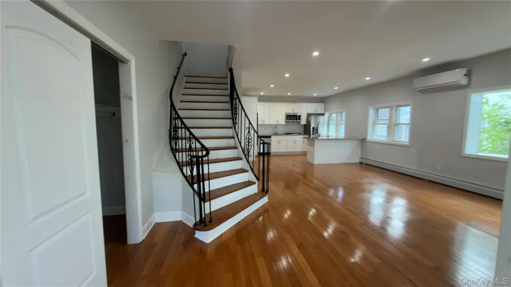 10 Greenwich Avenue #1 Bayville, NY 11709