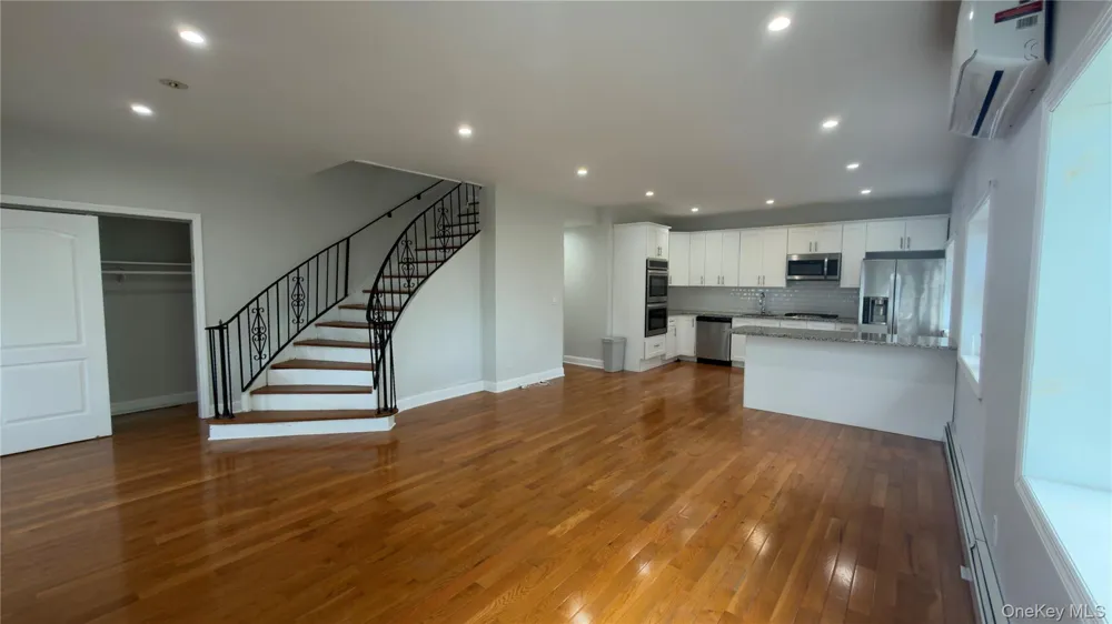 10 Greenwich Avenue #1 Bayville, NY 11709
