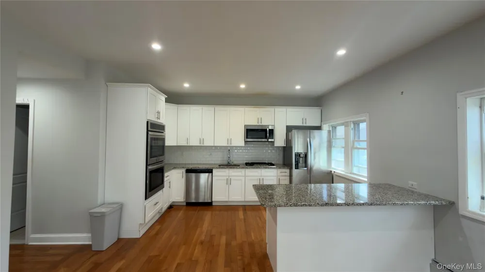 10 Greenwich Avenue #1 Bayville, NY 11709
