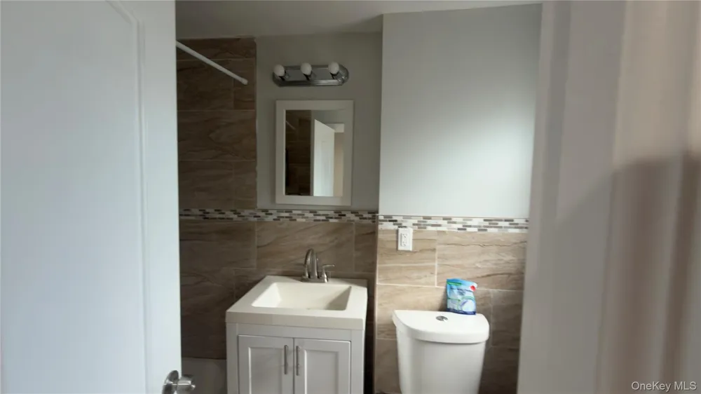10 Greenwich Avenue #1 Bayville, NY 11709