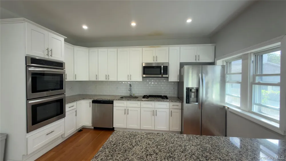 10 Greenwich Avenue #1 Bayville, NY 11709