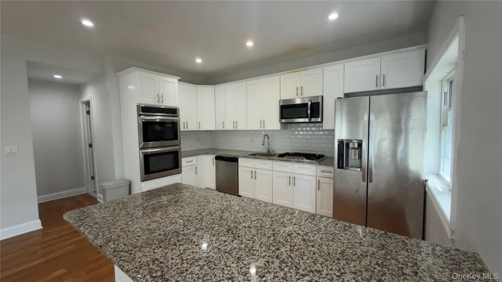 10 Greenwich Avenue #1 Bayville, NY 11709
