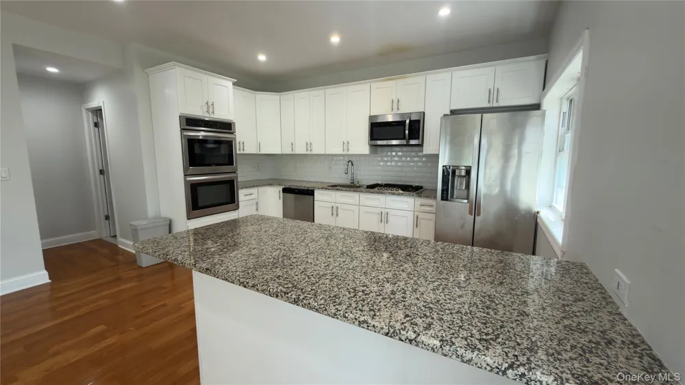 10 Greenwich Avenue #1 Bayville, NY 11709
