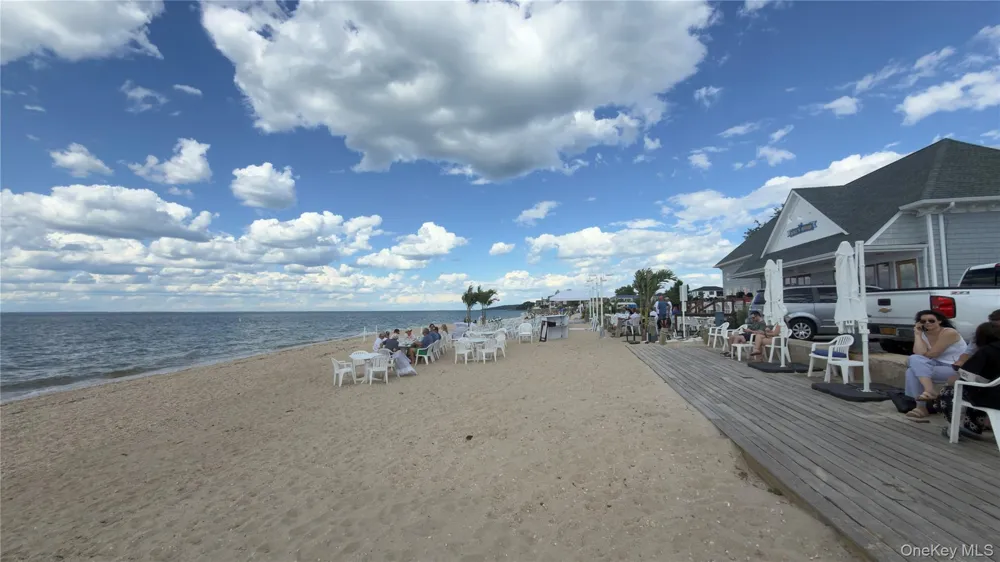 10 Greenwich Avenue #1 Bayville, NY 11709