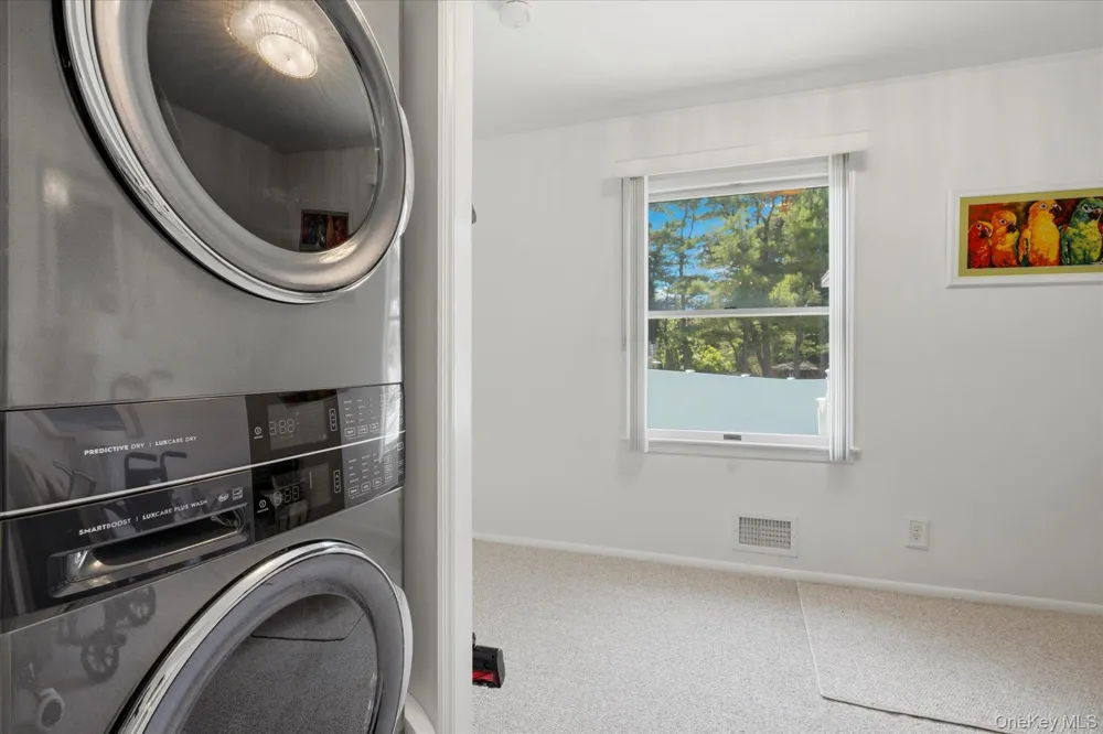 718 Patrick Street Westhampton, NY 11978