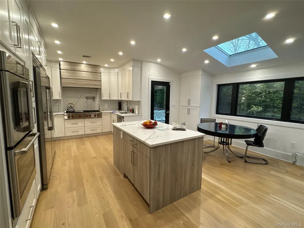 43 Marian Lane Jericho, NY 11753