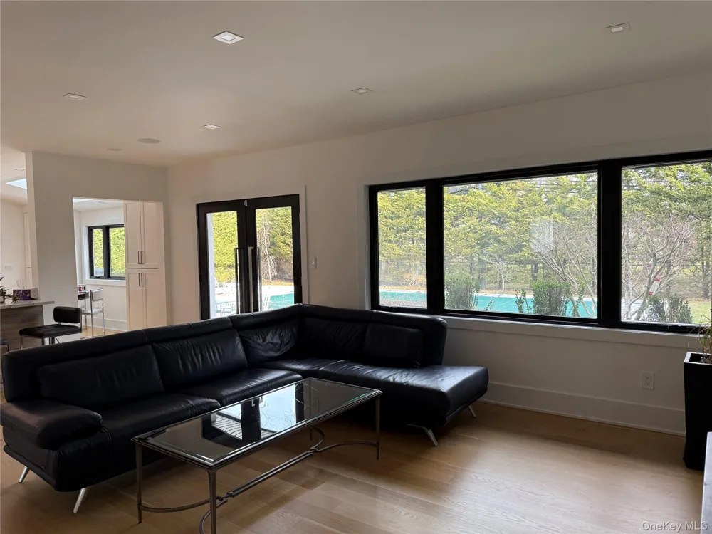43 Marian Lane Jericho, NY 11753