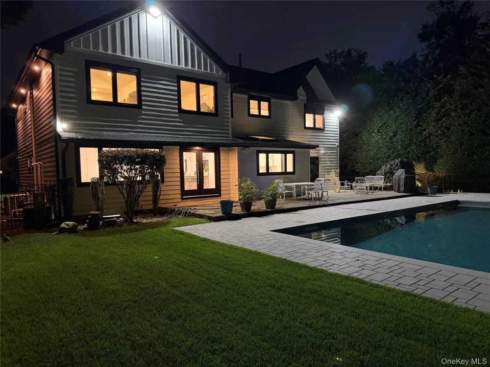 43 Marian Lane Jericho, NY 11753