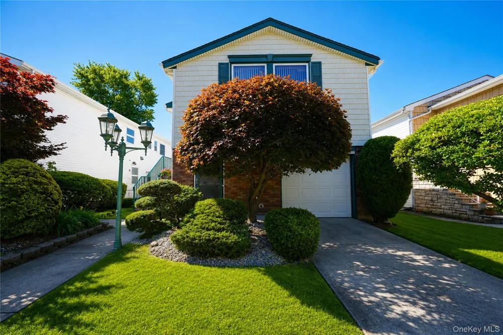 47 Stanley Circle Staten Island, NY 10308