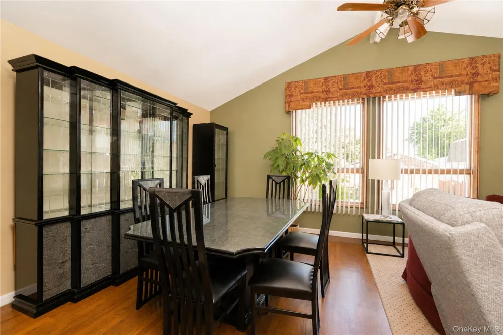 47 Stanley Circle Staten Island, NY 10308