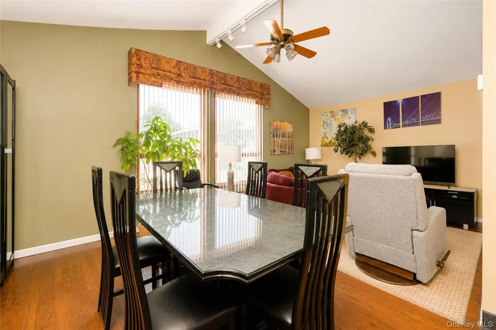 47 Stanley Circle Staten Island, NY 10308