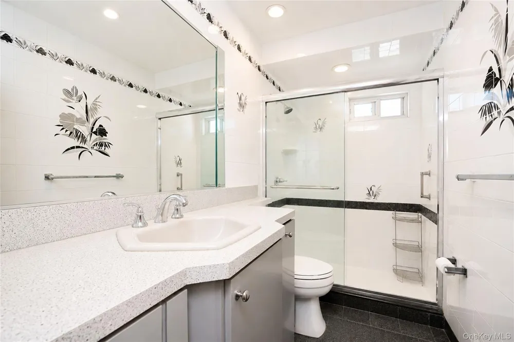 47 Stanley Circle Staten Island, NY 10308