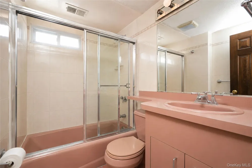 47 Stanley Circle Staten Island, NY 10308