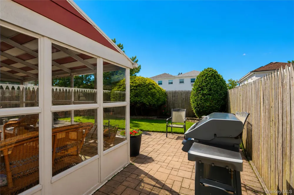 47 Stanley Circle Staten Island, NY 10308
