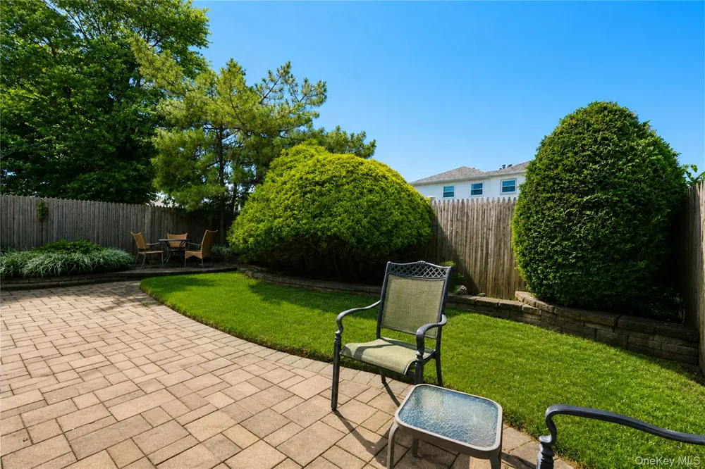 47 Stanley Circle Staten Island, NY 10308