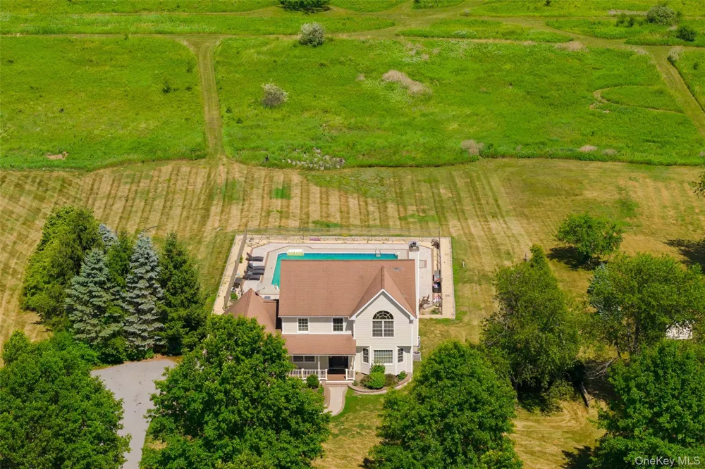 89 Brookside Lane Lagrangeville, NY 12540