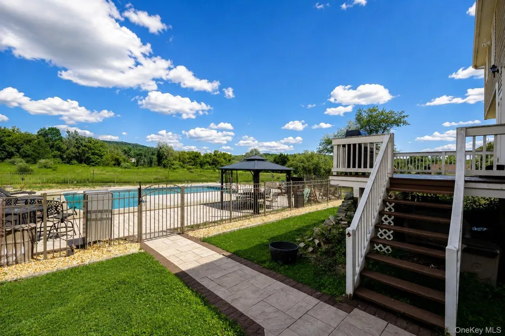 89 Brookside Lane Lagrangeville, NY 12540