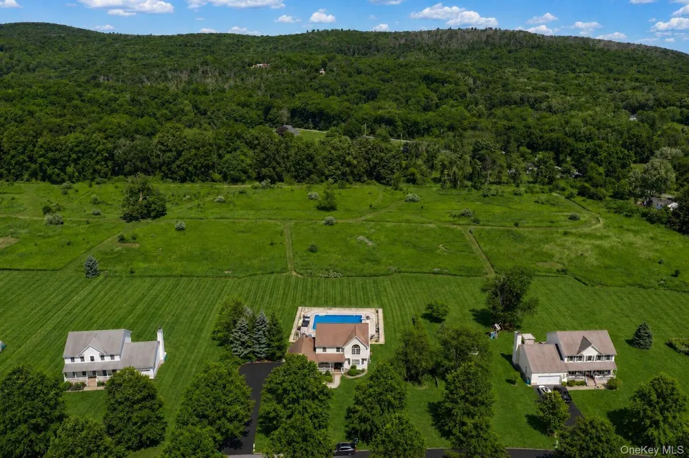 89 Brookside Lane Lagrangeville, NY 12540