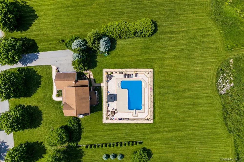 89 Brookside Lane Lagrangeville, NY 12540