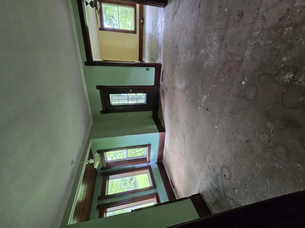 8733 S Cochran Avenue Charlotte City, MI 49076