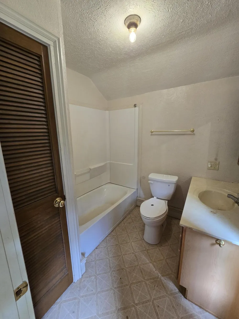 8733 S Cochran Avenue Charlotte City, MI 49076