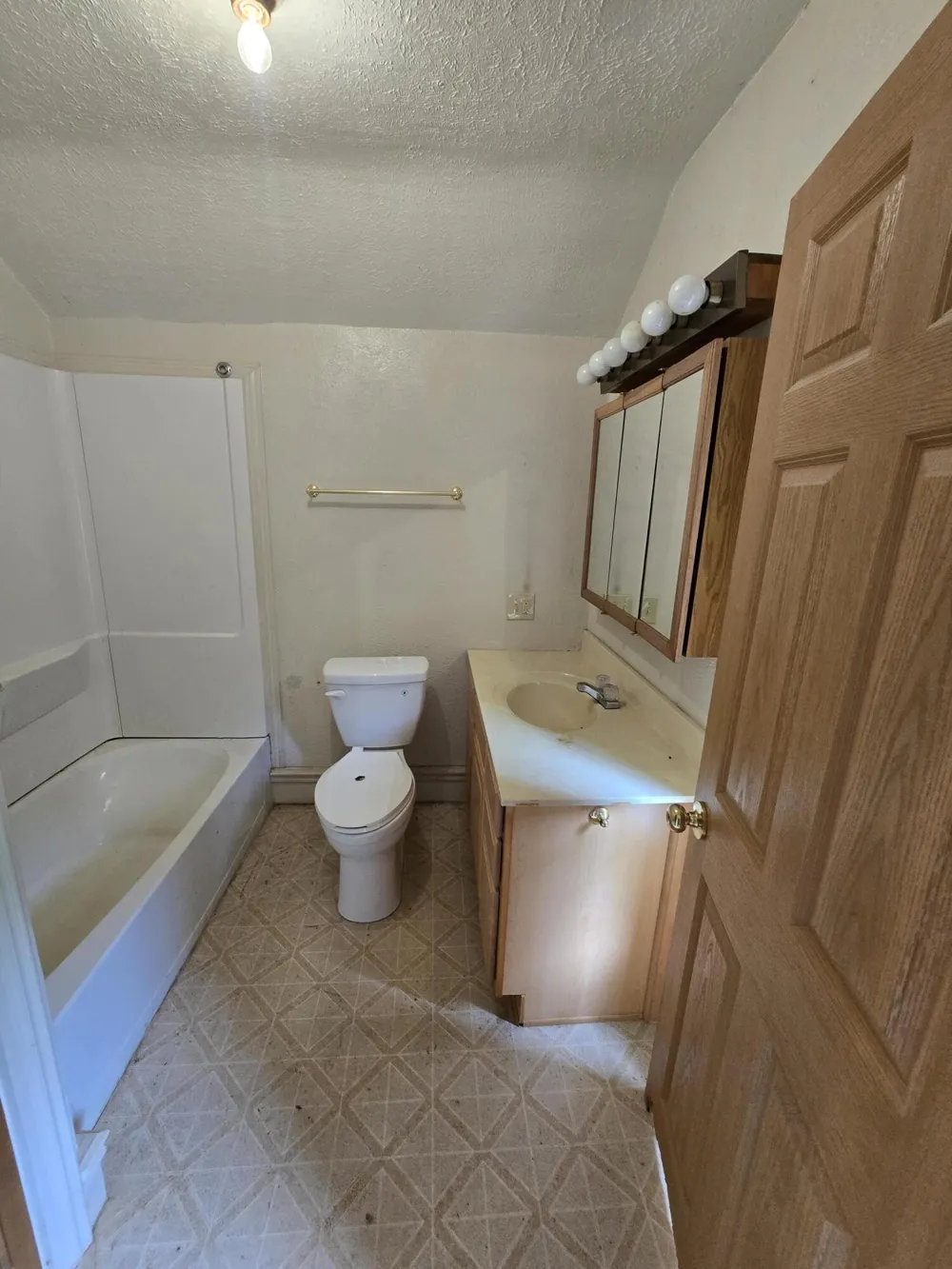 8733 S Cochran Avenue Charlotte City, MI 49076