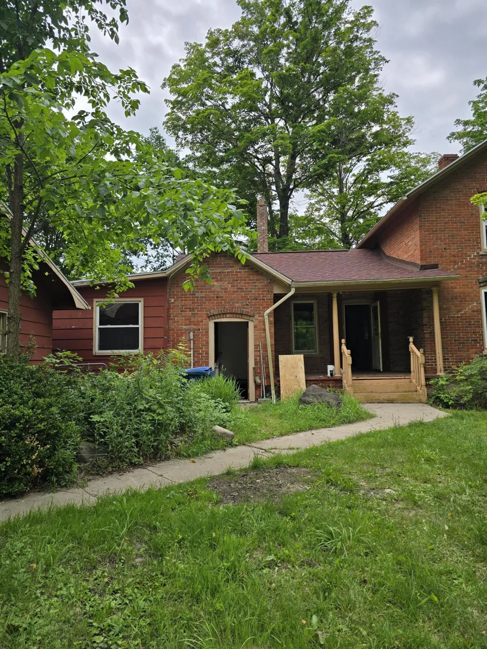 8733 S Cochran Avenue Charlotte City, MI 49076