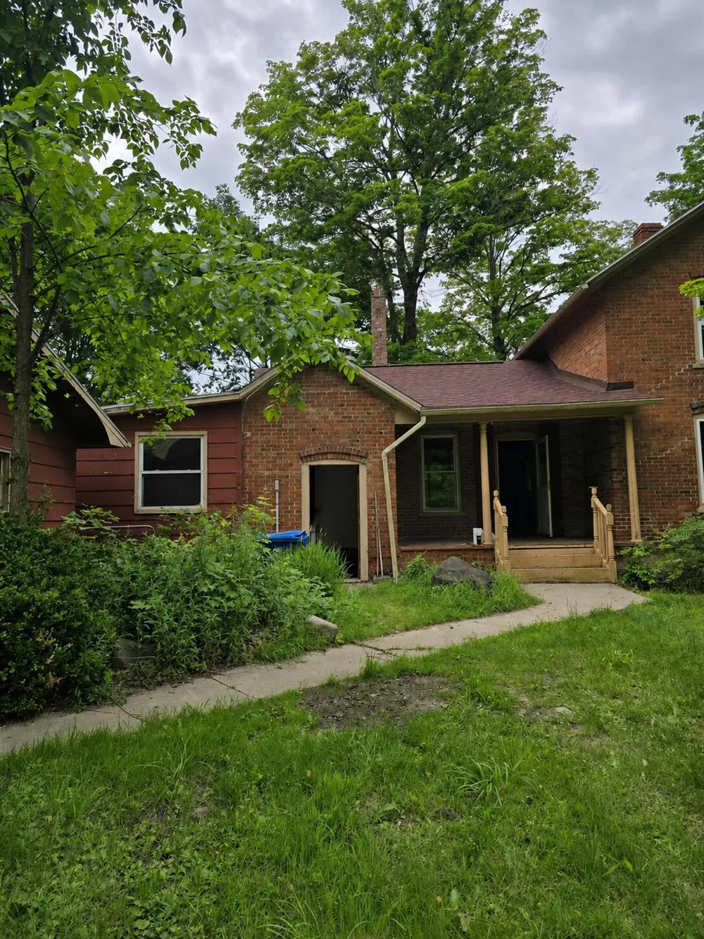 8733 S Cochran Avenue Charlotte City, MI 49076