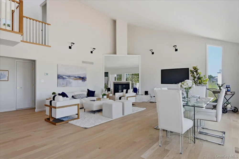 16 Meadow Lane Westhampton Beach, NY 11978