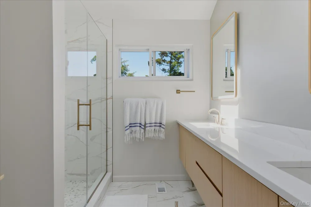 16 Meadow Lane Westhampton Beach, NY 11978