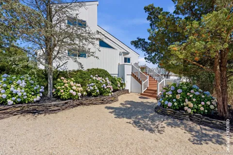 16 Meadow Lane