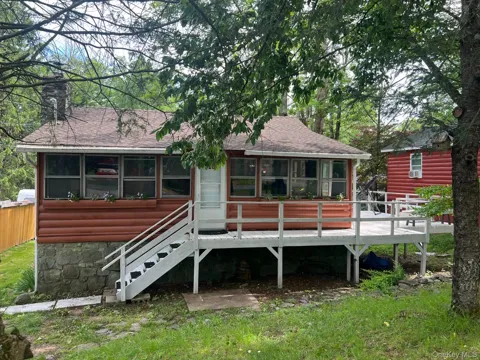 118 E Thompson Place