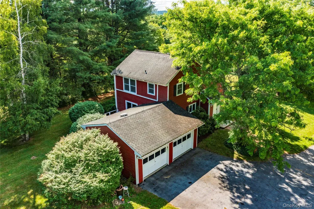 27 Goldfinch Drive Salt Point, NY 12578