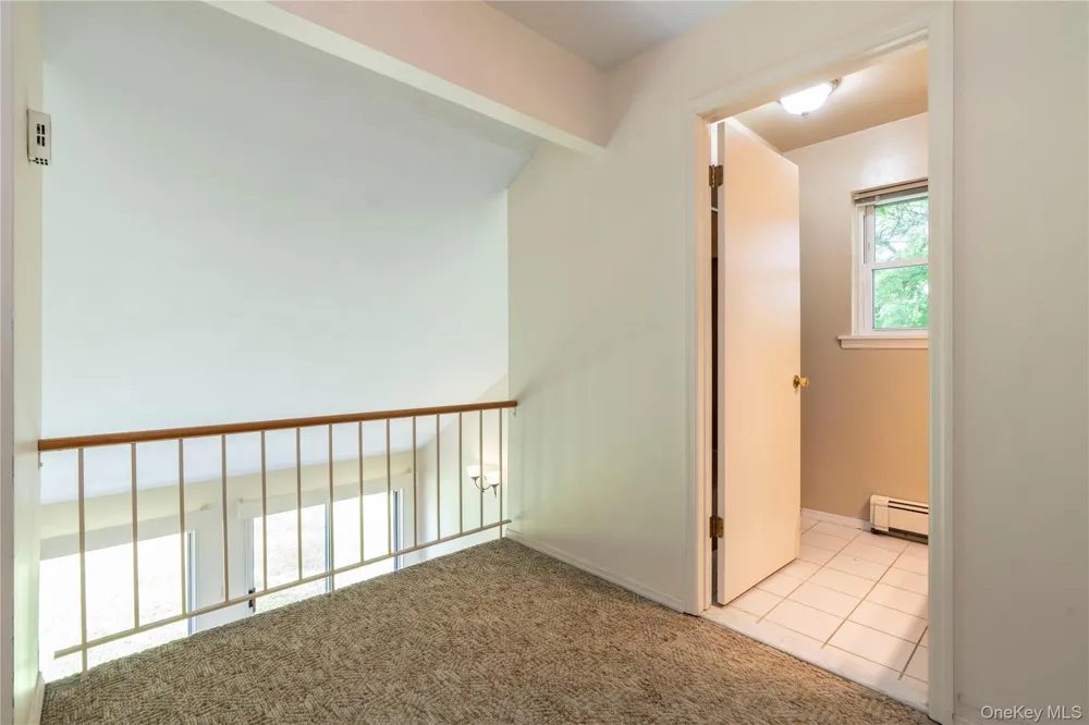 27 Goldfinch Drive Salt Point, NY 12578