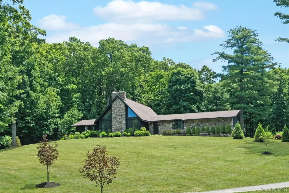475 Riverside Road Highland, NY 12528