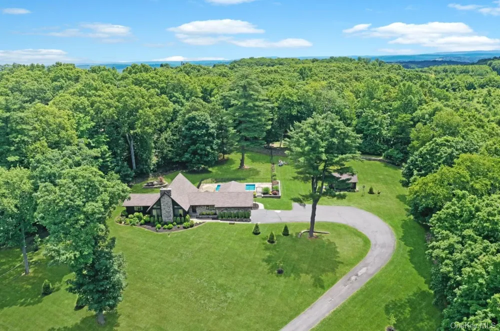 475 Riverside Road Highland, NY 12528