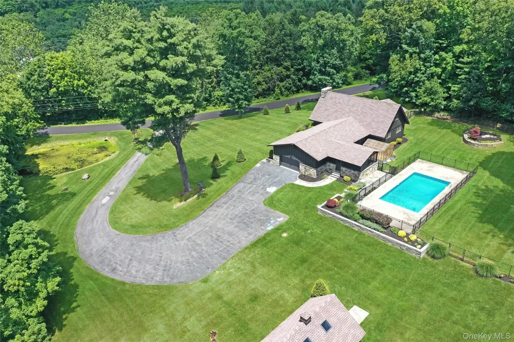 475 Riverside Road Highland, NY 12528