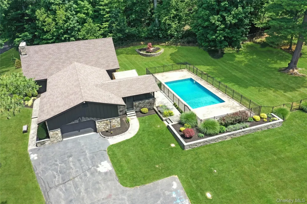 475 Riverside Road Highland, NY 12528