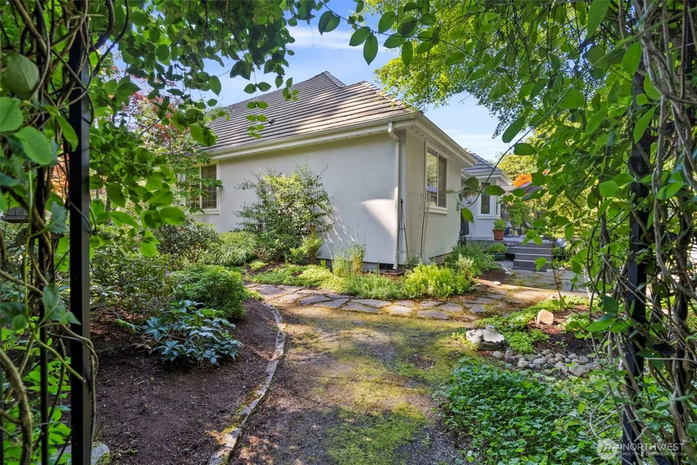 7201 Holly Hedge SW #8 Lakewood, WA 98499