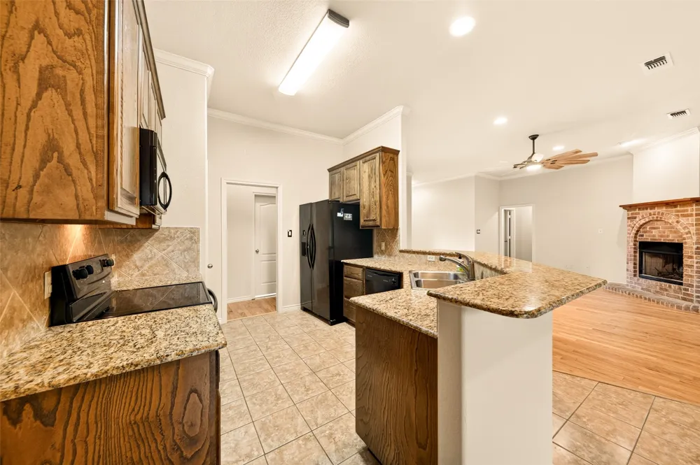 2105 Ridgewood Drive Bridgeport, TX 76426