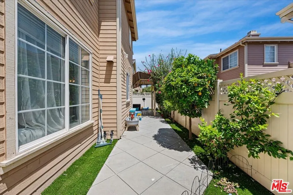 432 Middlebury Court Claremont, CA 91711
