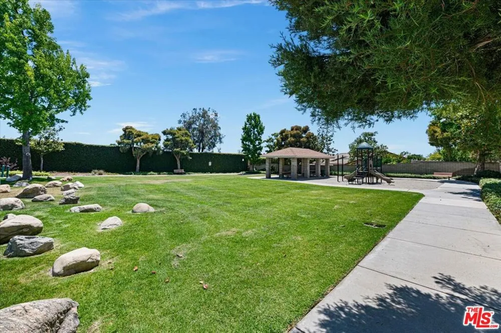 432 Middlebury Court Claremont, CA 91711